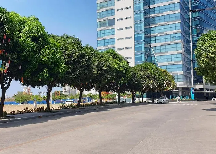 Mactan Newtown With Garden And Ocean View 8newtown Blvd 아파트호텔